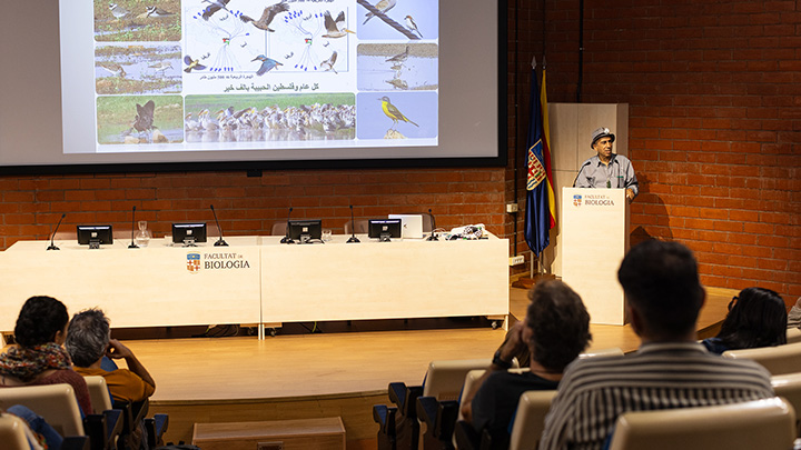 El director del Museu d’Història Natural de Palestina alerta sobre l’ecocidi global en una conferència a la UB