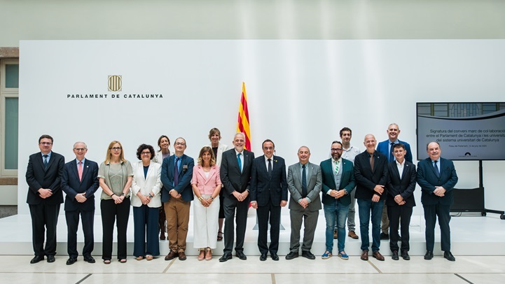El Parlament i les universitats catalanes renoven la seva col·laboració amb la signatura d’un nou conveni
